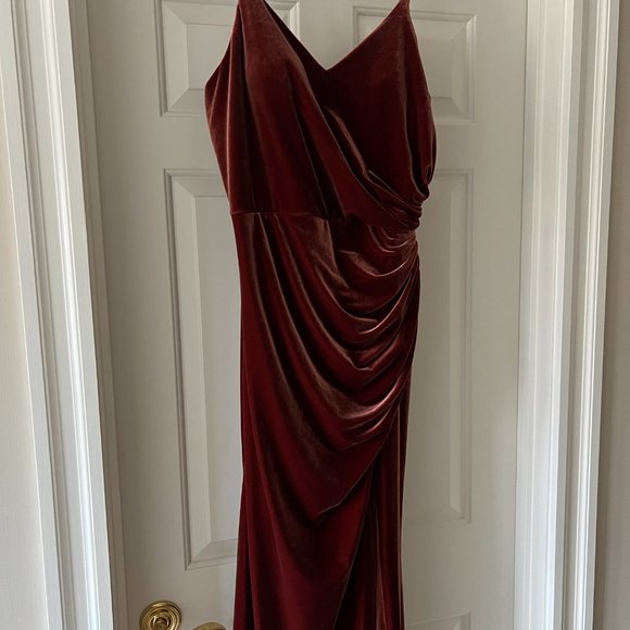 REVELRY Rory Velvet Dress Terracotta - SIZE 12 - Picture 2 of 5